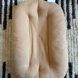 Snuggle me organic infant lounger